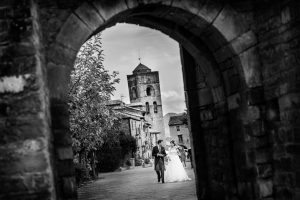 fotografía de boda en Aínsa, Boltaña, Pirineo, por Pedro Etura de Etura Weddings