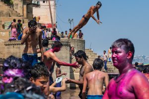 fotografía de la celebración del holi en la India por Pedro Etura
