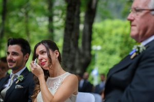fotografía de boda en el balneario de Panticosa en el Pirineo aragonés al aire libre por Pedro Etura de Etura Weddings