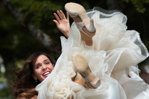 fotografía de boda en el balneario de Panticosa en el Pirineo aragonés al aire libre por Pedro Etura de Etura Weddings