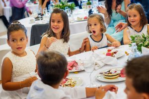 fotografía de boda en el balneario de Panticosa en el Pirineo aragonés al aire libre por Pedro Etura de Etura Weddings