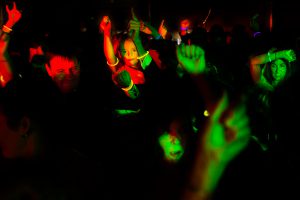 fotografía de boda en el balneario de Panticosa en el Pirineo aragonés al aire libre por Pedro Etura de Etura Weddings